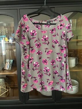 torrid Gray Scoop Neck Blouse with Pink Floral Pattern